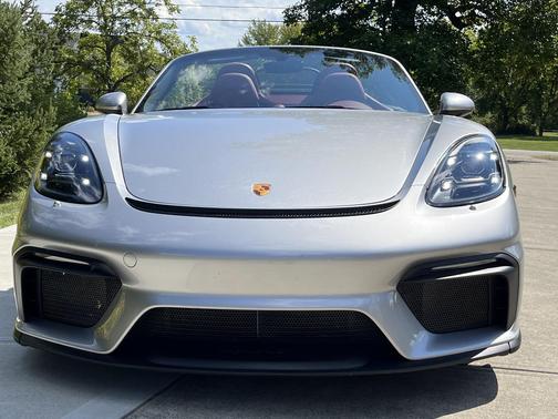 Silver 2022 Porsche 718 Spyder 718 Spyder