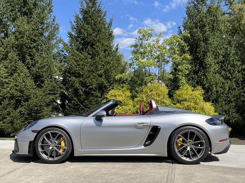 Silver 2022 Porsche 718 Spyder 718 Spyder