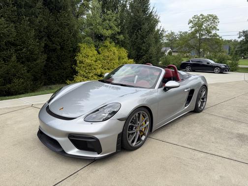 Silver 2022 Porsche 718 Spyder 718 Spyder