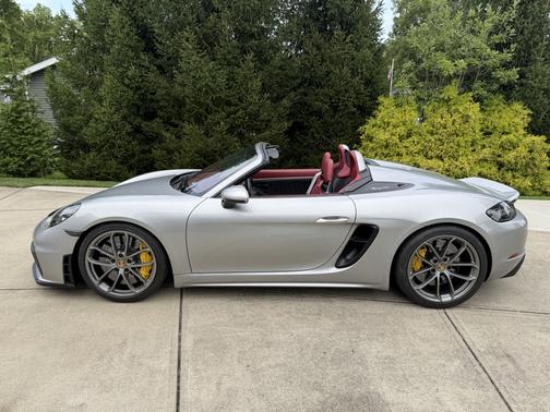 Silver 2022 Porsche 718 Spyder 718 Spyder