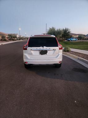 White 2016 Volvo XC60 T6