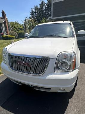 White 2012 GMC Yukon Denali