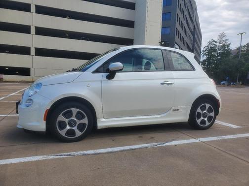 White 2015 FIAT 500e Battery Electric