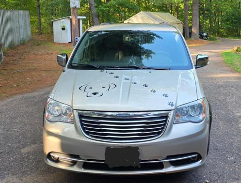 Gold 2014 Chrysler Town & Country Touring-L