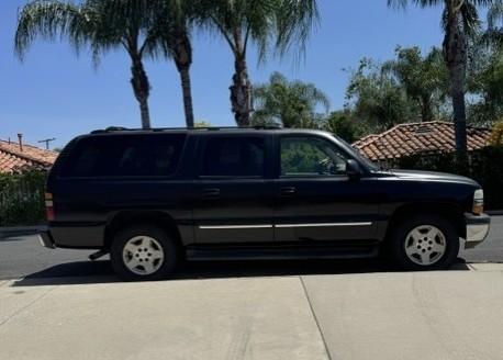 Black 2004 Chevrolet Suburban 1500 LT