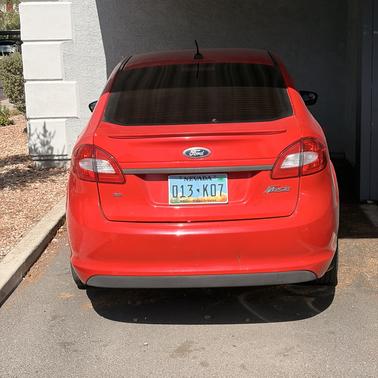 Red 2013 Ford Fiesta SE