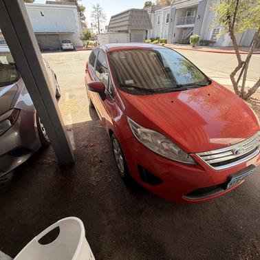 Red 2013 Ford Fiesta SE