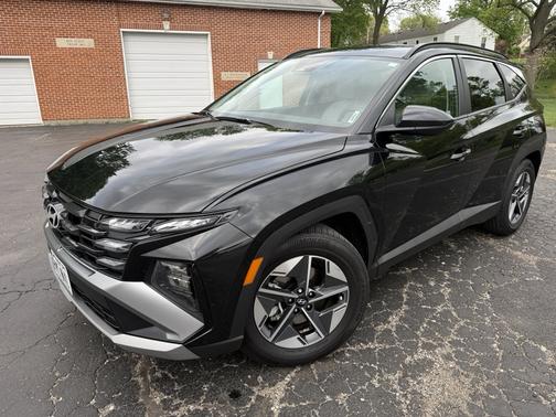 Black 2025 Hyundai TUCSON SEL