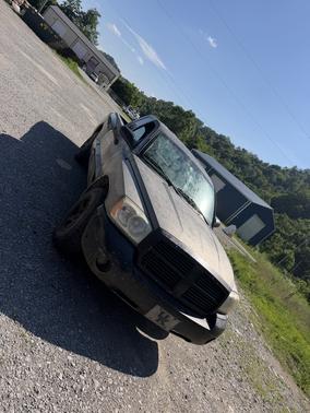 Gray 2006 Dodge Dakota SLT Club Cab