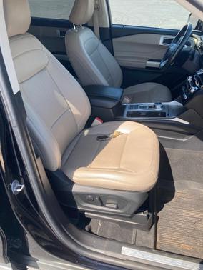 Black 2022 Ford Explorer Limited