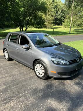 2010 Volkswagen Golf 4-Door