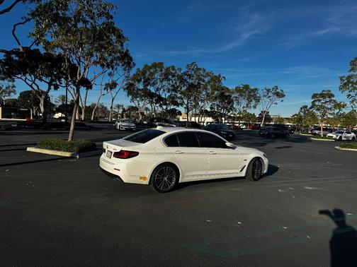 White 2022 BMW 530e Base