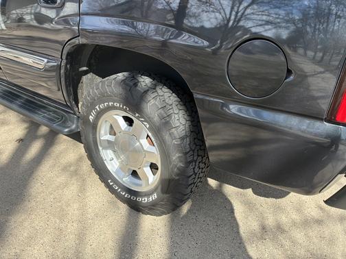 Gray 2005 GMC Yukon SLT