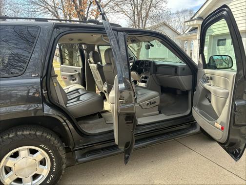 Gray 2005 GMC Yukon SLT