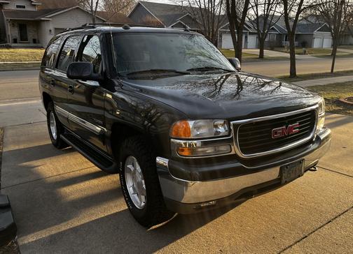 Gray 2005 GMC Yukon SLT