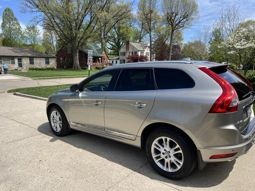 2016 Volvo XC60 T5 Premier