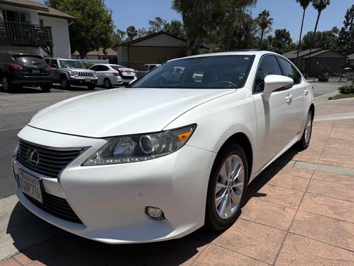 2015 Lexus ES 300h Base