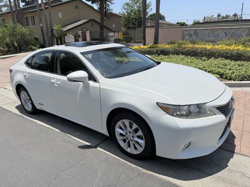 2015 Lexus ES 300h Base