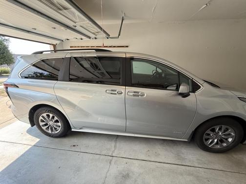 Silver 2021 Toyota Sienna XLE 7 Passenger