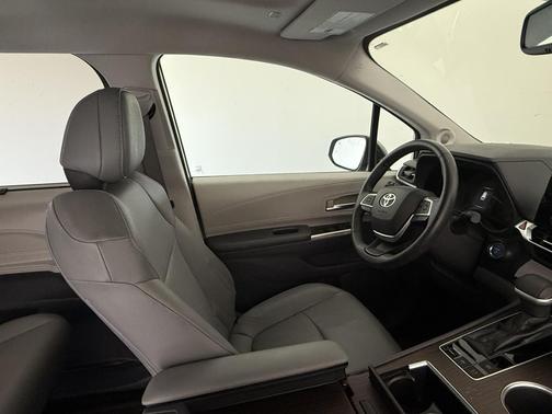 Silver 2021 Toyota Sienna XLE 7 Passenger