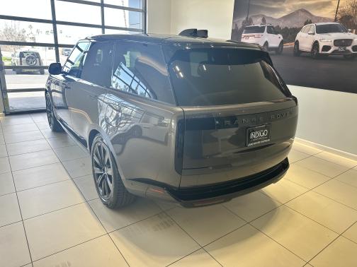 2024 Land Rover Range Rover P550e Autobiography SWB