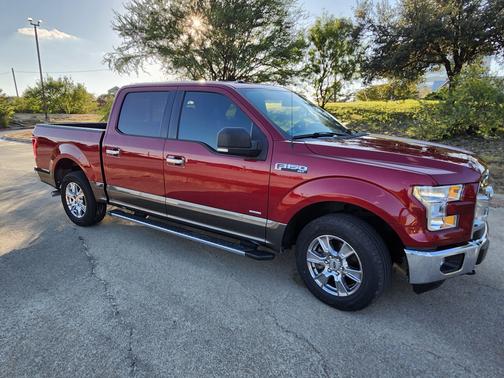 Red 2016 Ford F-150 XLT