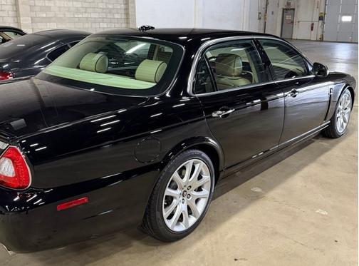 2009 Jaguar XJ8 L