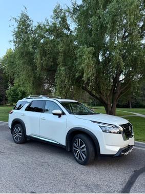 2022 Nissan Pathfinder Platinum