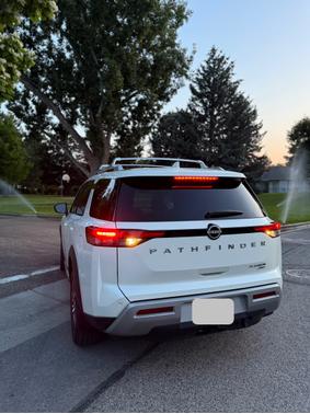 2022 Nissan Pathfinder Platinum