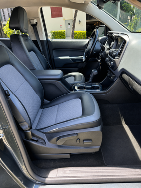 Gray 2017 Chevrolet Colorado Z71