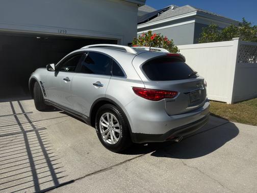 2017 INFINITI QX70 Base