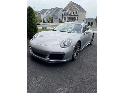 Photo 1 of 5 of 2017 Porsche 911 Carrera 4S