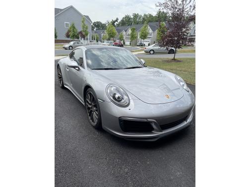 Photo 5 of 5 of 2017 Porsche 911 Carrera 4S