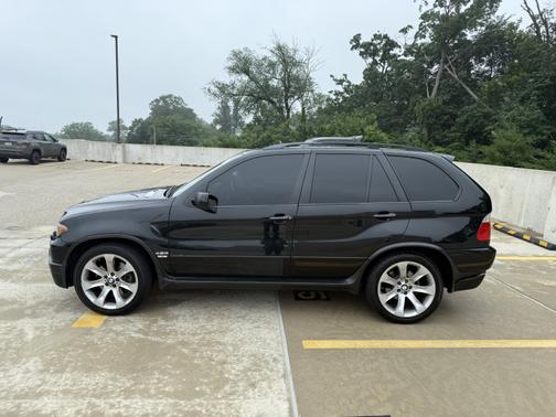 2004 BMW X5 4.8is