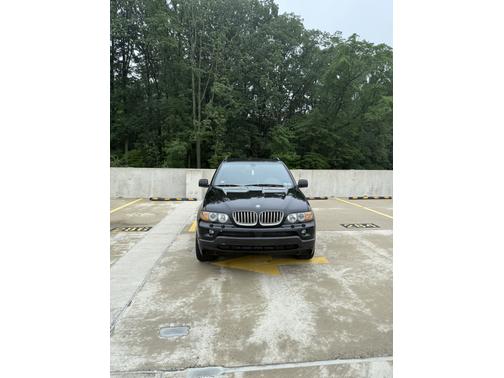 2004 BMW X5 4.8is