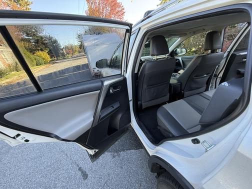 White 2015 Toyota RAV4 Limited