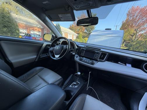 White 2015 Toyota RAV4 Limited