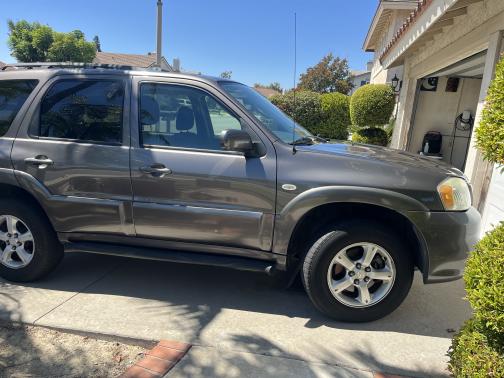 2005 Mazda Tribute s