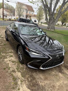Black 2024 Lexus ES 300h Ultra Luxury