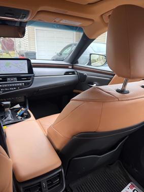 Black 2024 Lexus ES 300h Ultra Luxury