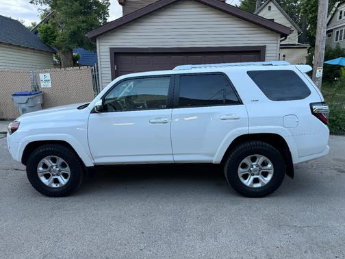 White 2014 Toyota 4Runner SR5