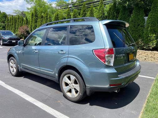 Green 2009 Subaru Forester 2.5 XT