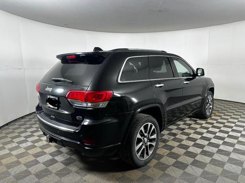 Black 2017 Jeep Grand Cherokee Overland