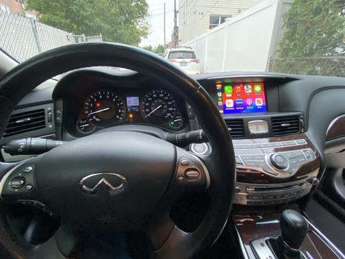 Black 2018 INFINITI Q70 3.7 LUXE