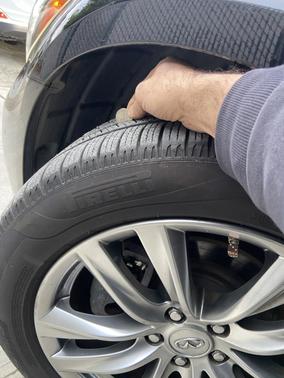 Black 2018 INFINITI Q70 3.7 LUXE