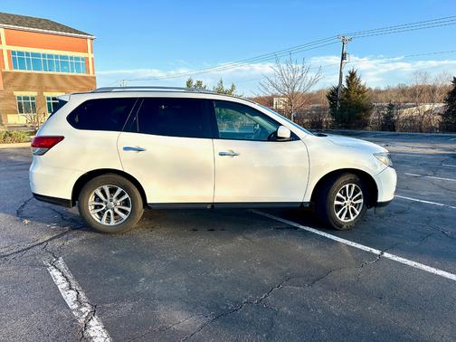 2015 Nissan Pathfinder SV