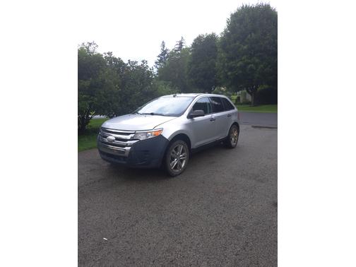 Silver 2011 Ford Edge SE