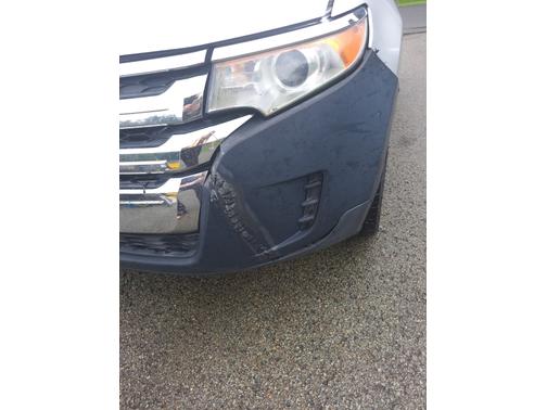 Silver 2011 Ford Edge SE