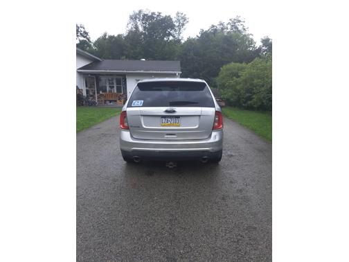 Silver 2011 Ford Edge SE