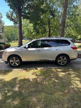 Silver 2013 Nissan Pathfinder Platinum